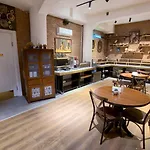 Hotel Think 4*